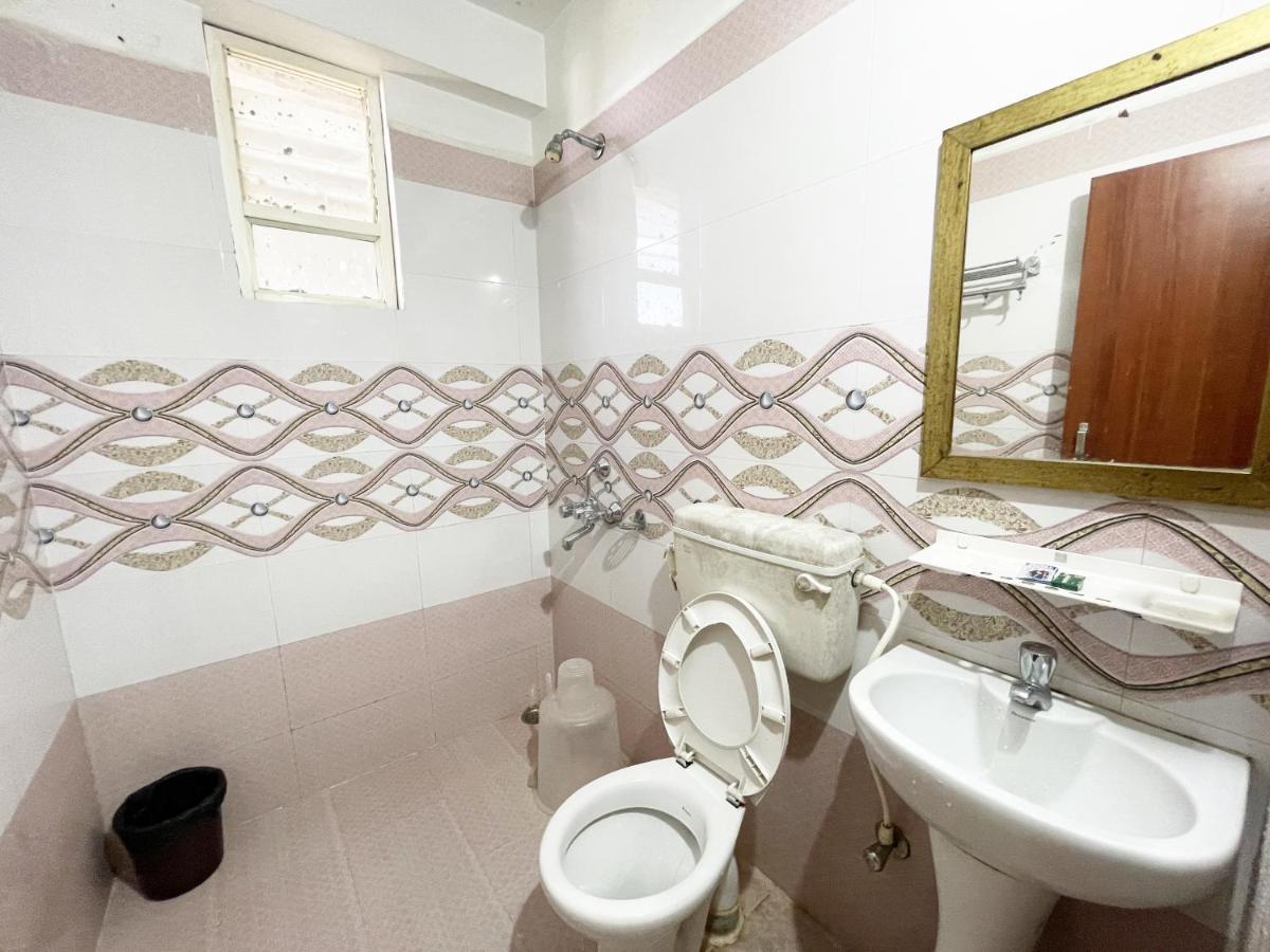 Hotel Golden Wave ปูรี ภายนอก รูปภาพ