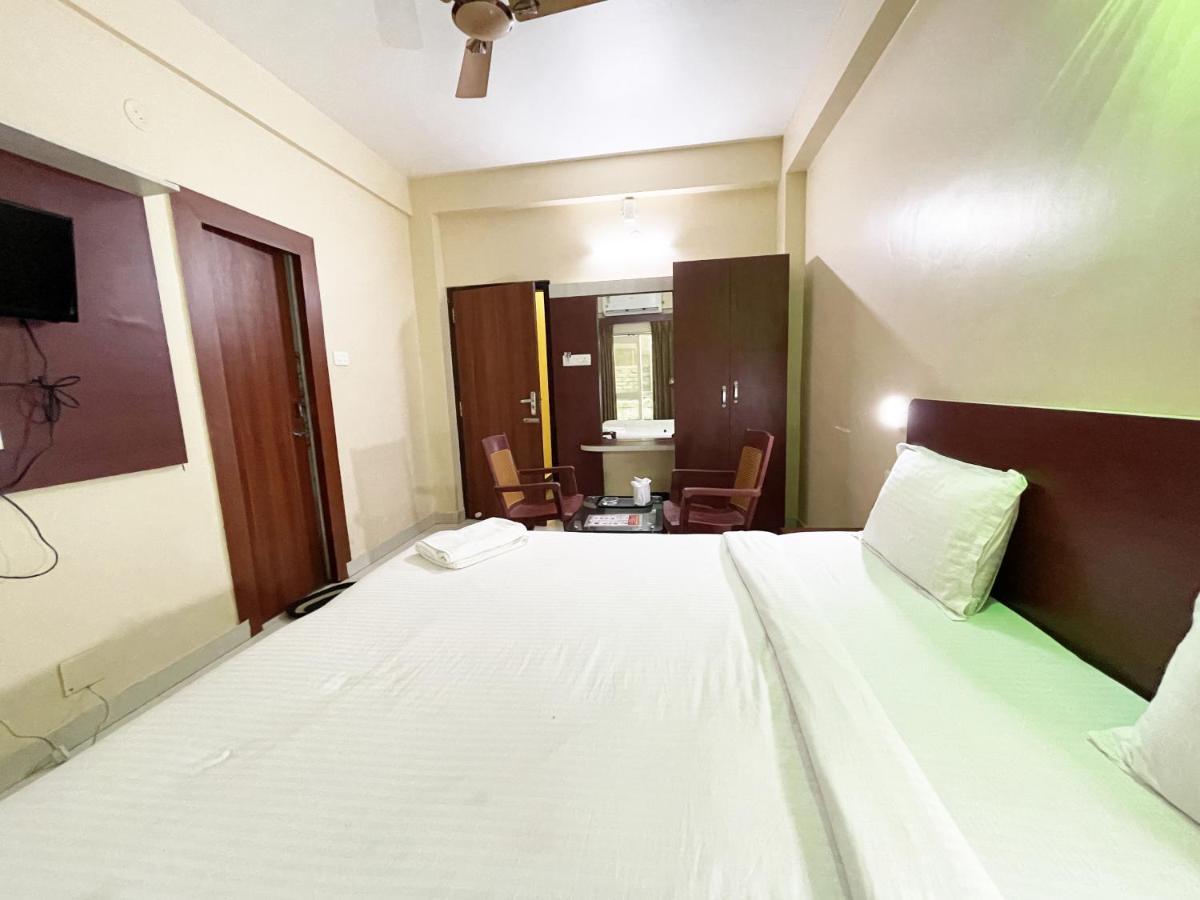 Hotel Golden Wave ปูรี ภายนอก รูปภาพ