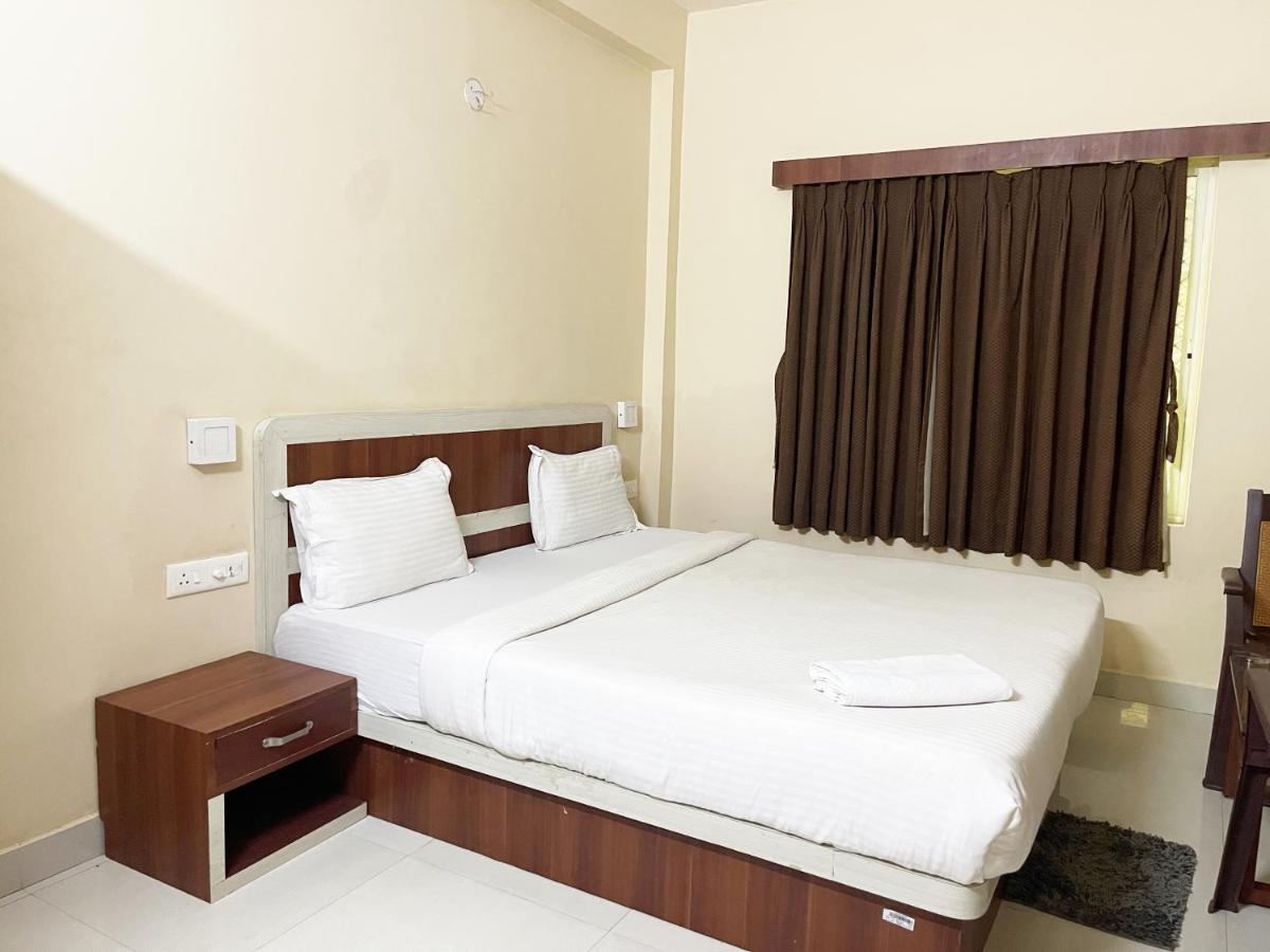 Hotel Golden Wave ปูรี ภายนอก รูปภาพ