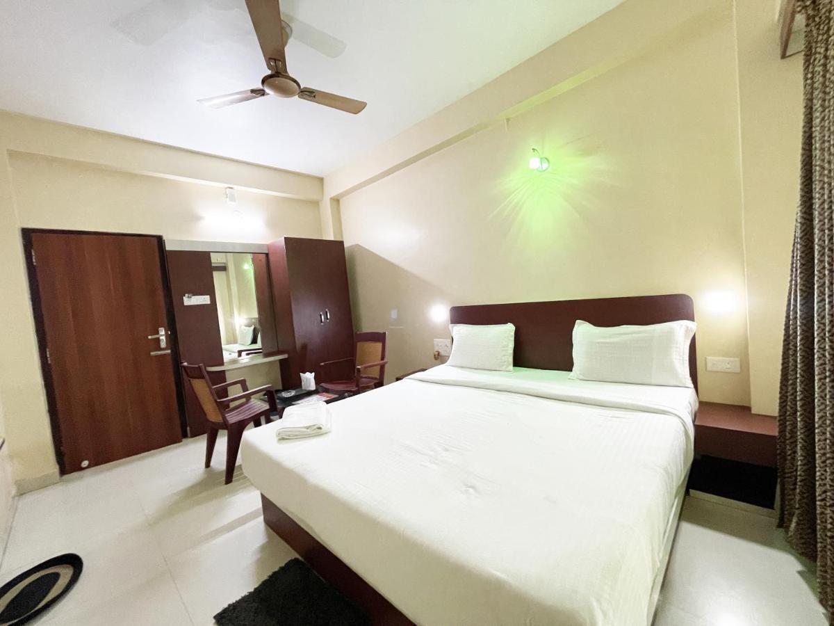 Hotel Golden Wave ปูรี ภายนอก รูปภาพ