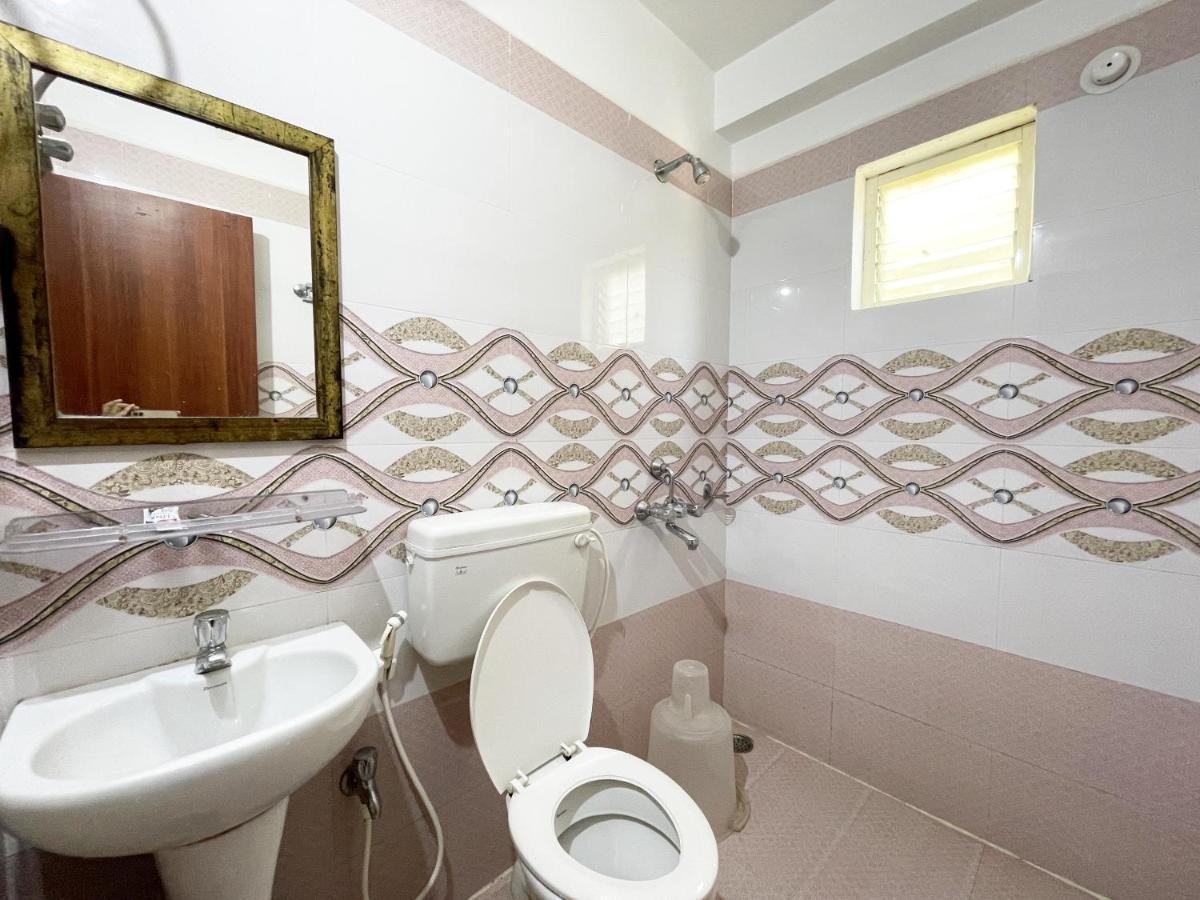 Hotel Golden Wave ปูรี ภายนอก รูปภาพ