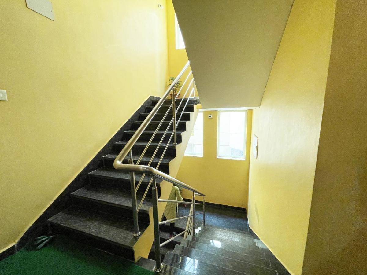 Hotel Golden Wave ปูรี ภายนอก รูปภาพ
